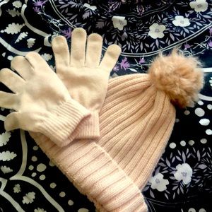 Hat and gloves